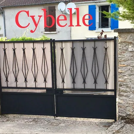 Maison Cybelle * Crecy-la-Chapelle